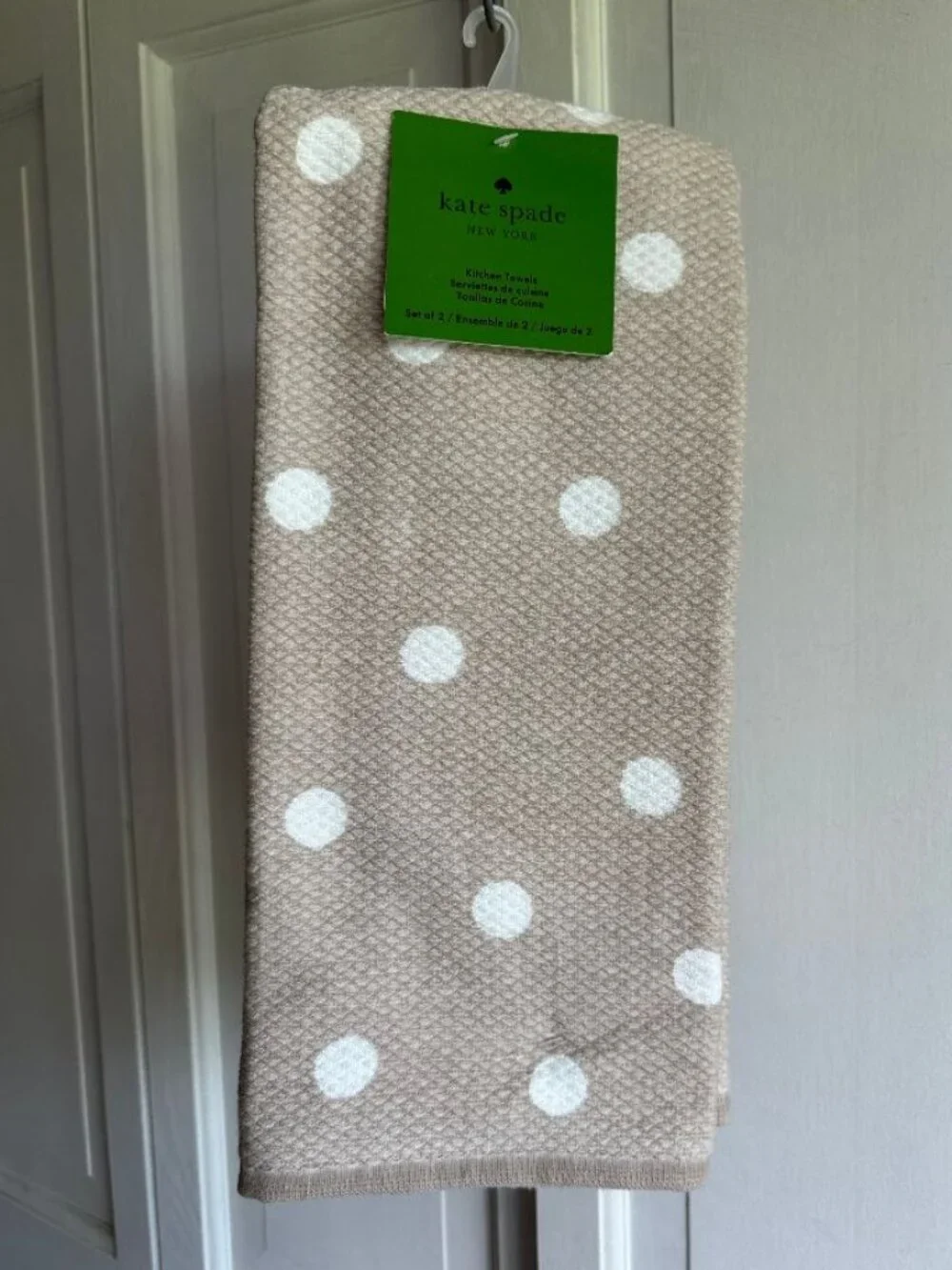 NWT Kate Spade New York 2 PK Kitchen Towels with Polka Dot Print